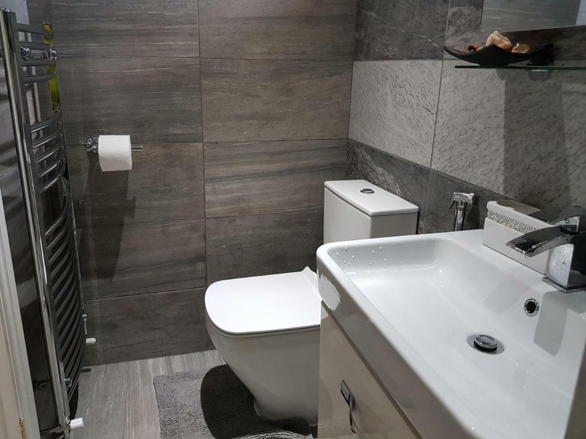 Victoria Park Apartment Ulverston Bagian luar foto